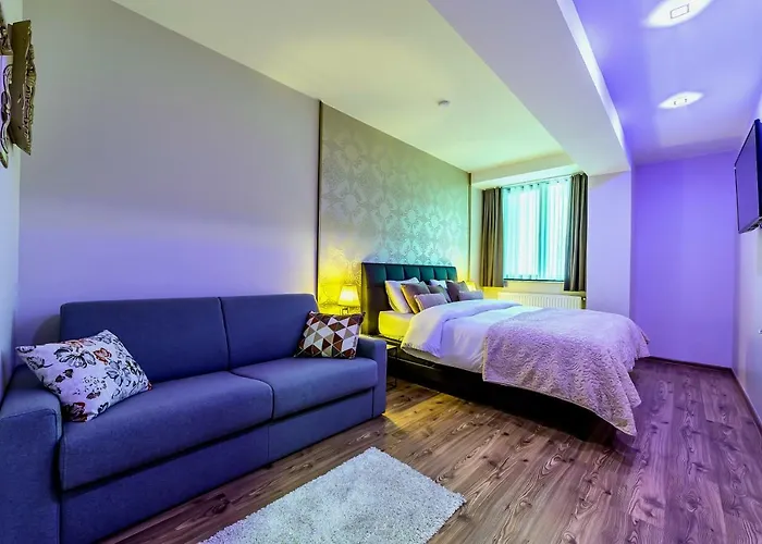 Apartment Chic By Landev