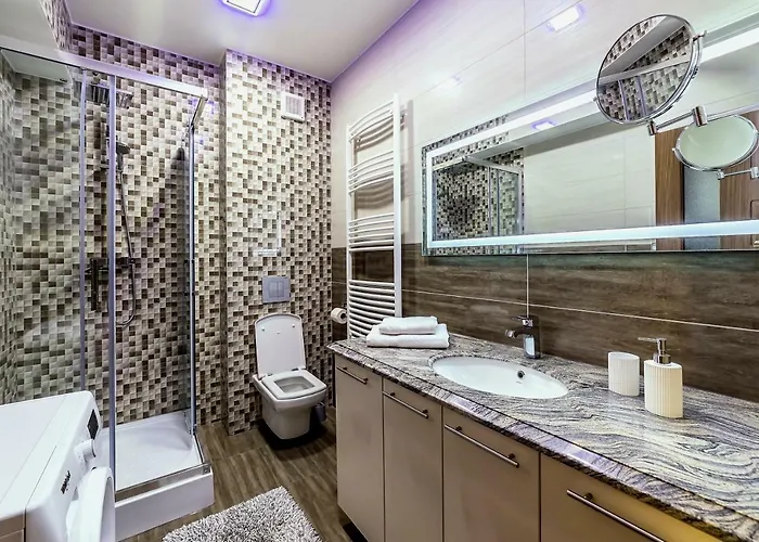 Apartment Chic By Landev